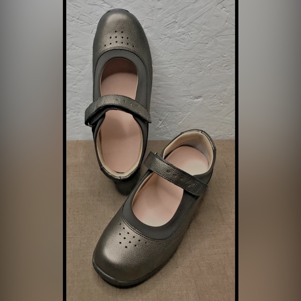 Excellent Drew Rose Women's Mary Janes Copper Metallic Leather Size 7.5M